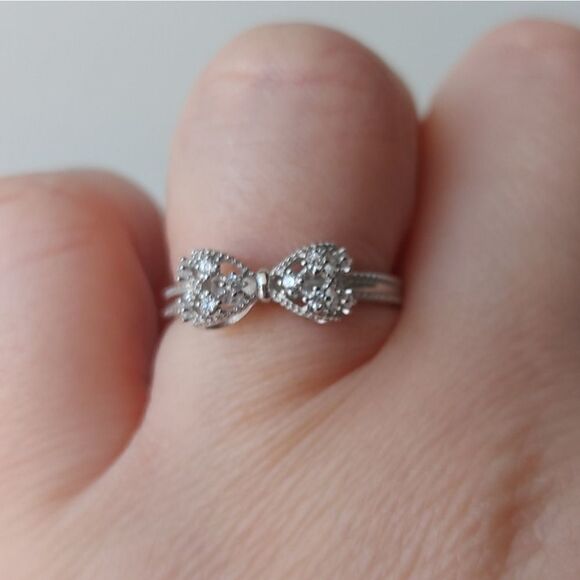 925 Sterling Silver Bow Ring - Picture 6 of 9